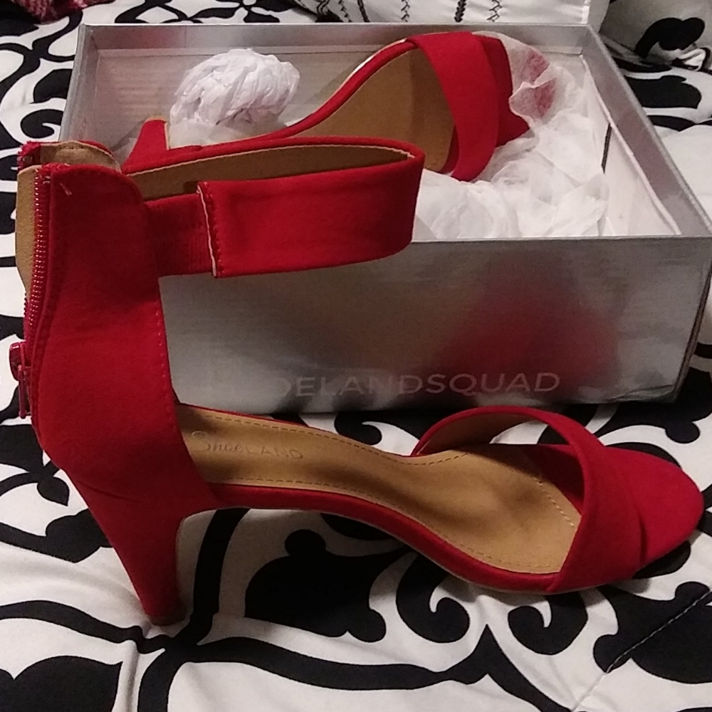 Red heels - Picture 3 of 3